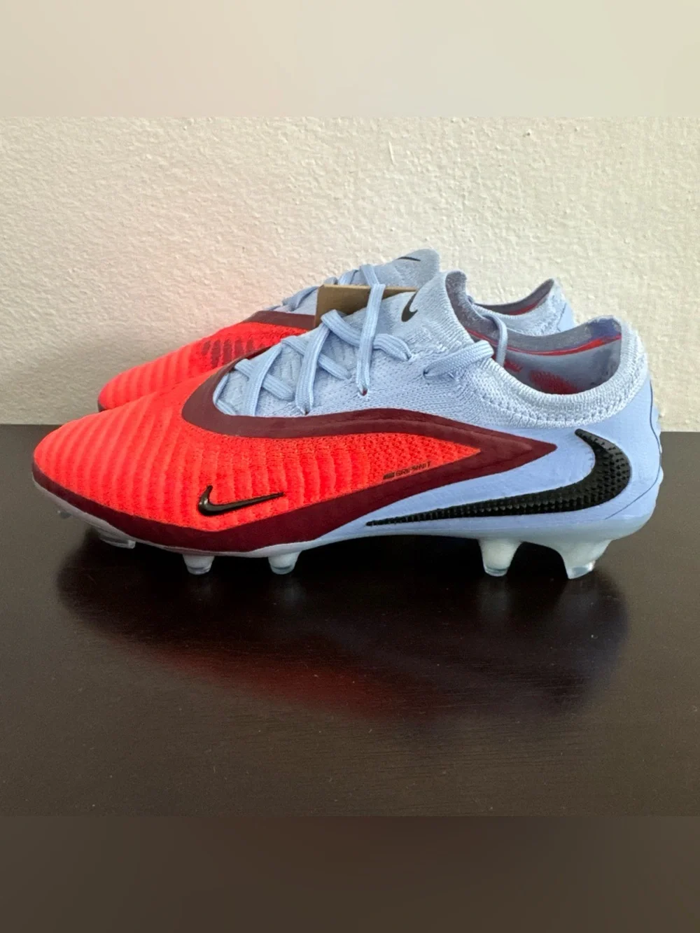 Nike vivid red